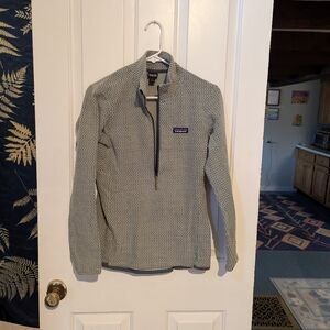 Patagonia R1 Air pullover